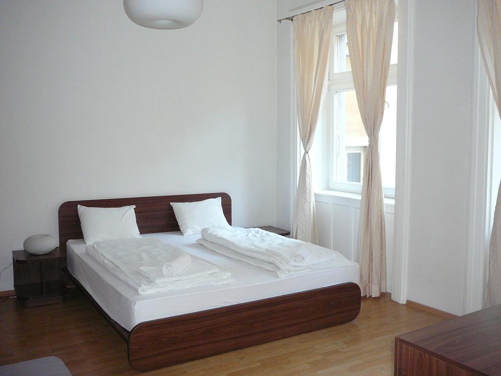 Lion Medena, Big Size, High Ceilings * Bratislava