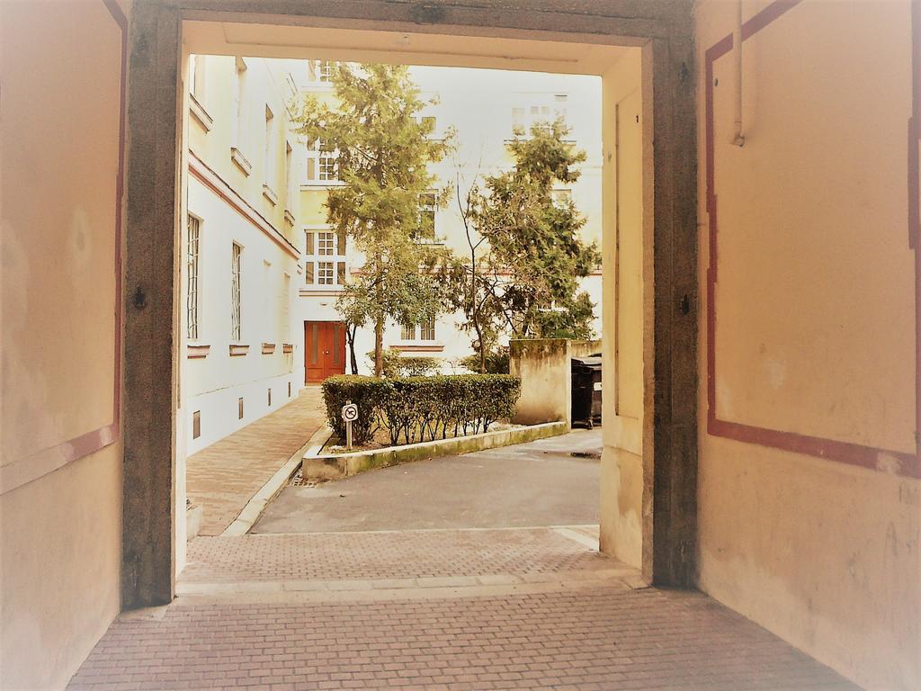 Lion Medena, Big Size, High Ceilings *